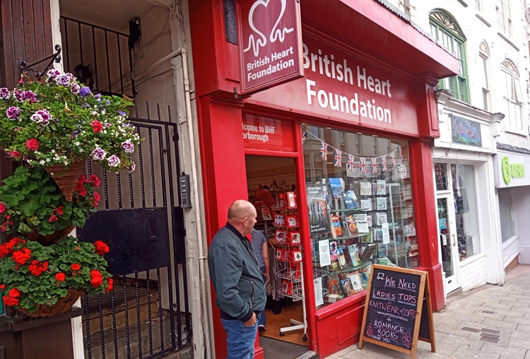Die Läden der British Heart Foundation (Foto: OR)