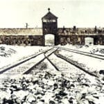 KZ_Auschwitz,_Einfahrt (1)