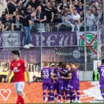 Jubel Osnabrueck vor den eigenen Fans nach Tor zum 0:1 durch Ba-Muaka Simakala (Osnabrueck, 11), Hallescher FC vs. VfL O