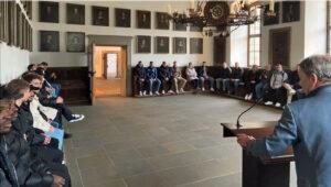 Bürgermeister Uwe Görtemöller begrüßte die Gäste im Namen von Rat und Verwaltung. Foto: OR