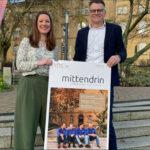 Hochzufrieden mit dem neuen VHS-Magazin: Tobias Pischel de Ascensão und Ann-Christine Wöhler. OR-VHS