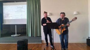 Musikalische Begleitung von Achim Bigus und Madou Klaes. Foto: Grötemeyer/OR