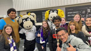 Derby County steht auf seine liebgewonnenen Maskottchen - die Osnabrücker*innen ebenso. Foto: Wallenstein