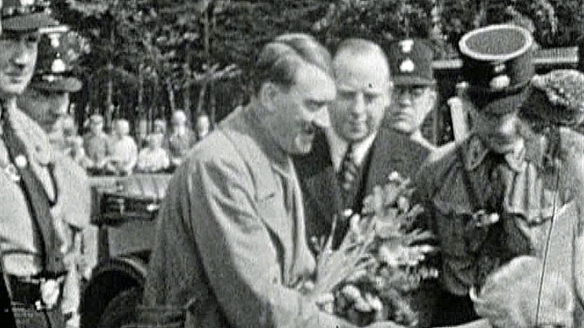 Blumen und die obligatorische Herzung von Kindern.