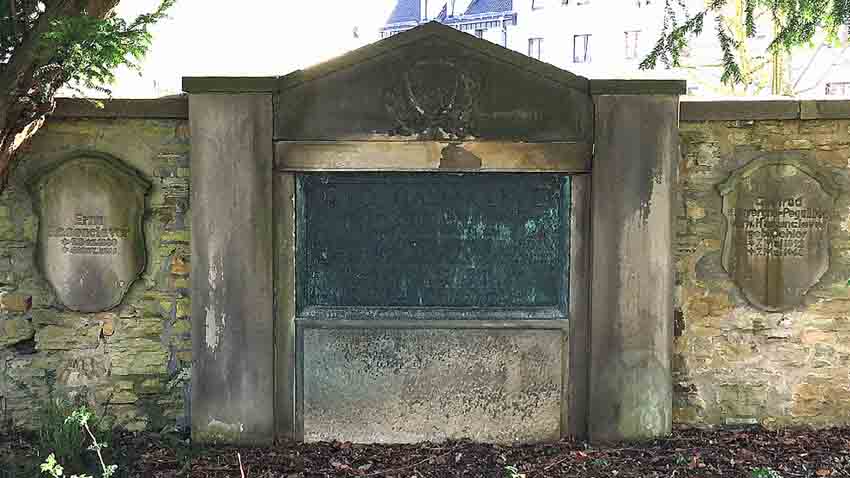 Grabstätte für Otto Hasenclever auf dem Johannisfriedhof. Foto: Heiko Schulze/OR