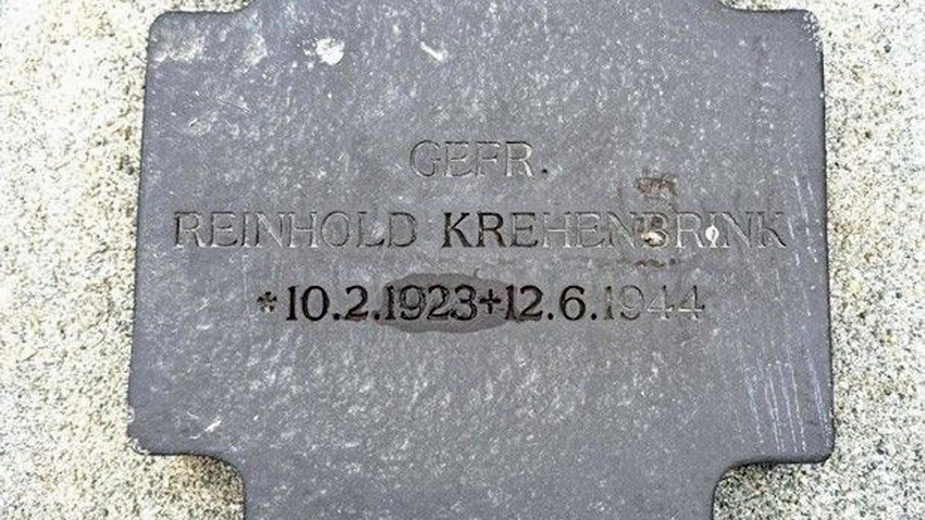 La Cambe. Grabstein Reinhold Krehenbrink. Foto Peter Krehenbrink