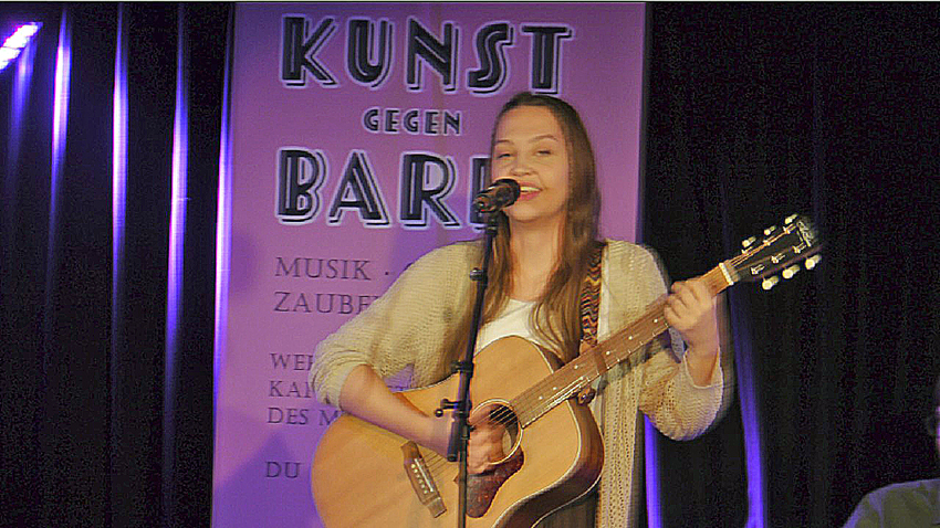 VeraLee überzeugte das Publikum mit ihrer einfühlsamen Stimme und den gefühlvollen Kompositionen. Foto: PG/OR