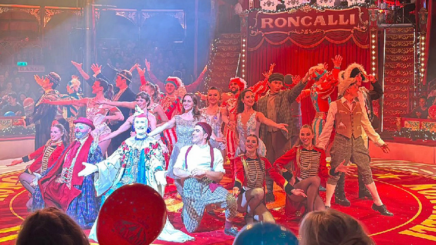 Finale Präsentation aller Mitwirkenden. Dieses und alle folgenden Fotos: OR